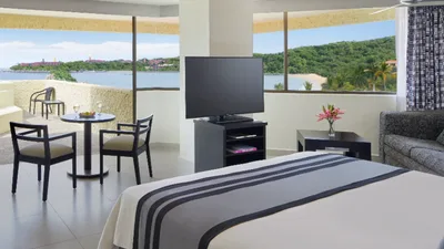 Preferred Club Junior Suite with Hot Tub King - JJKOF